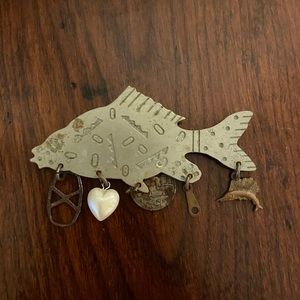 Fish pin